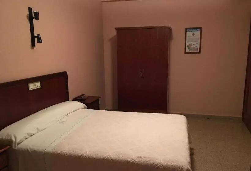 호텔 Hostal Moraleda