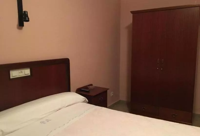 호텔 Hostal Moraleda