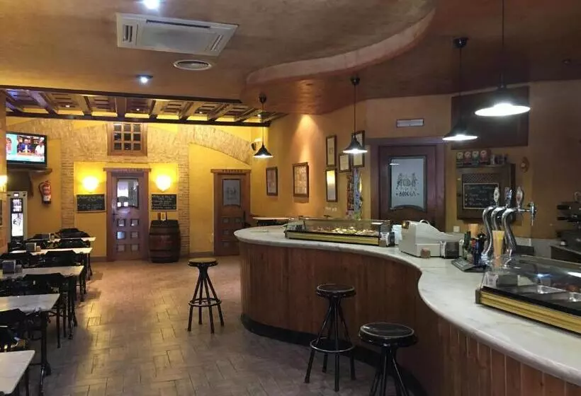 호텔 Hostal Moraleda