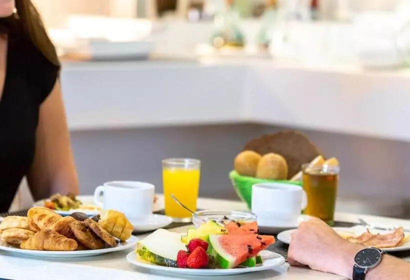 Отель Hostal Neptuno