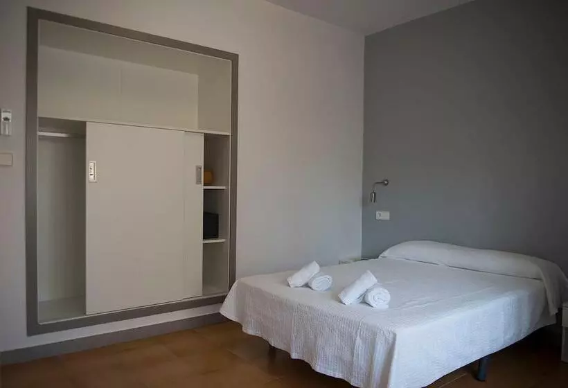 호텔 Hostal Ripoll Ibiza