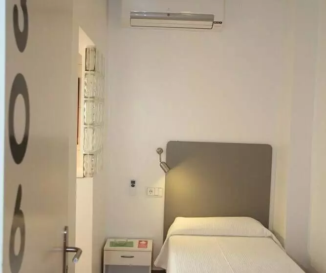 호텔 Hostal Ripoll Ibiza