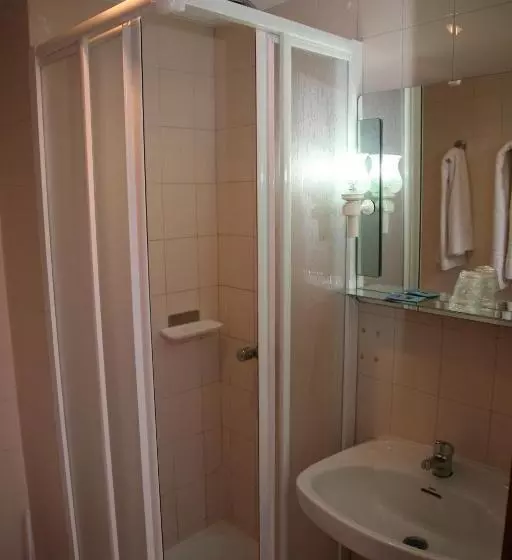 Отель Hostal Santa Barbara