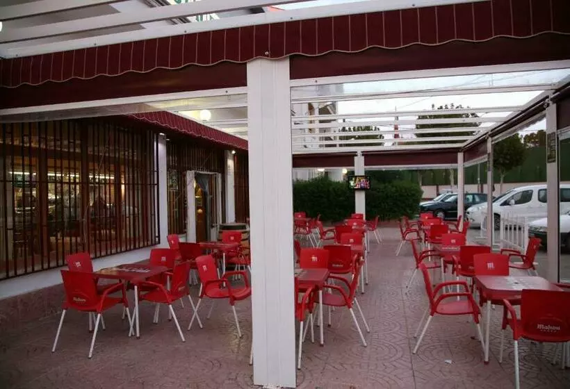 Отель Hostal Santa Barbara