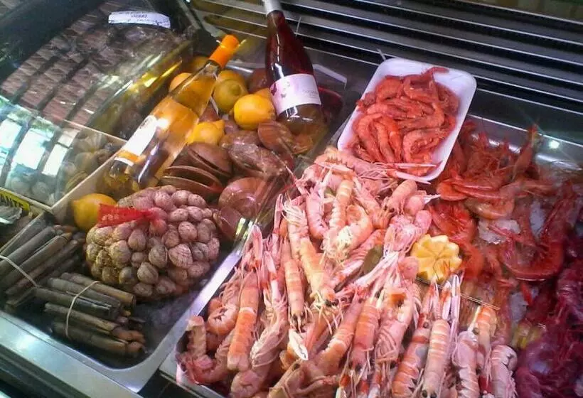 Отель Hostal Santa Barbara