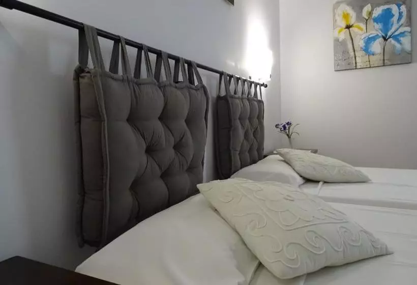 Hotel Hostal Yebisah