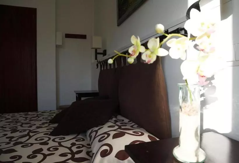 Hotel Hostal Yebisah