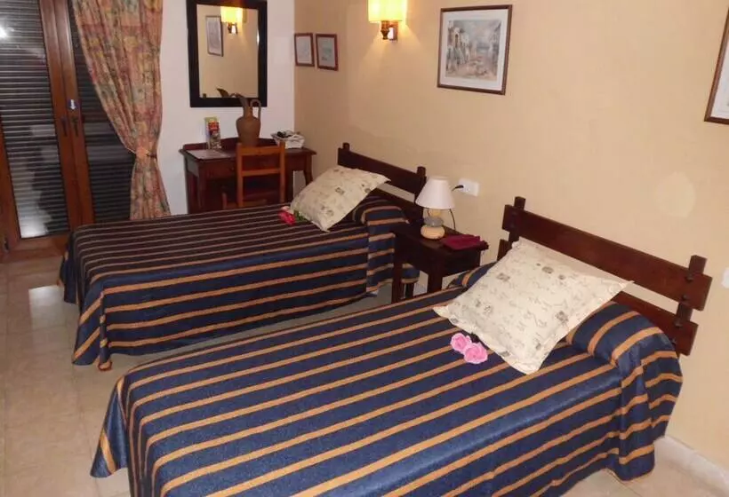 Отель Residencia Santiago Mallorca