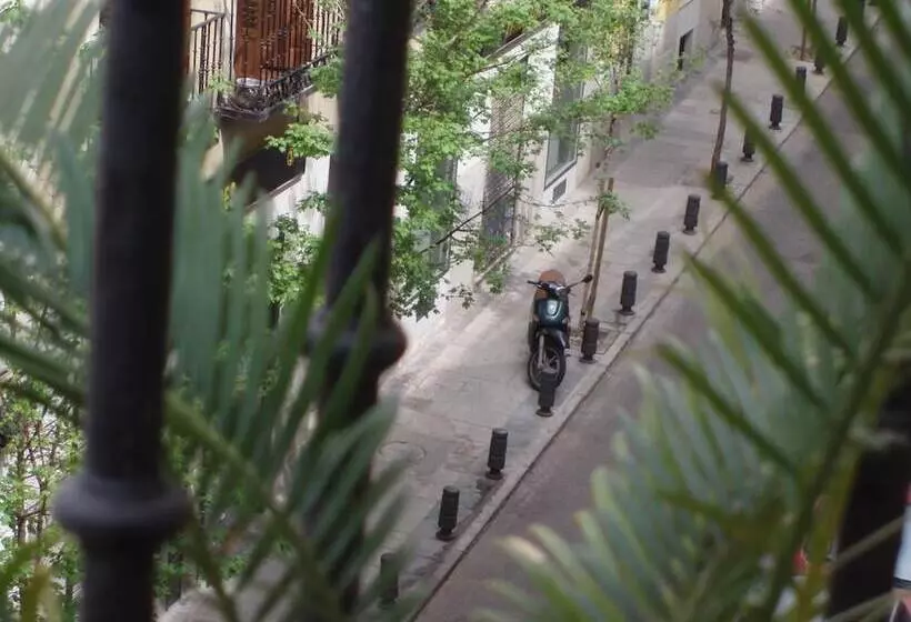 هتل Hostal Castilla