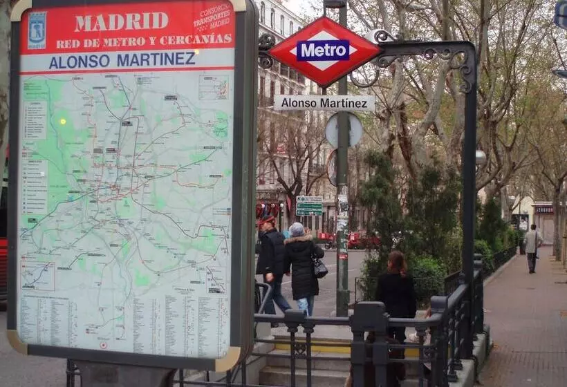 هتل Hostal Castilla