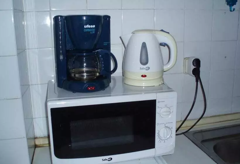 هتل Hostal Castilla