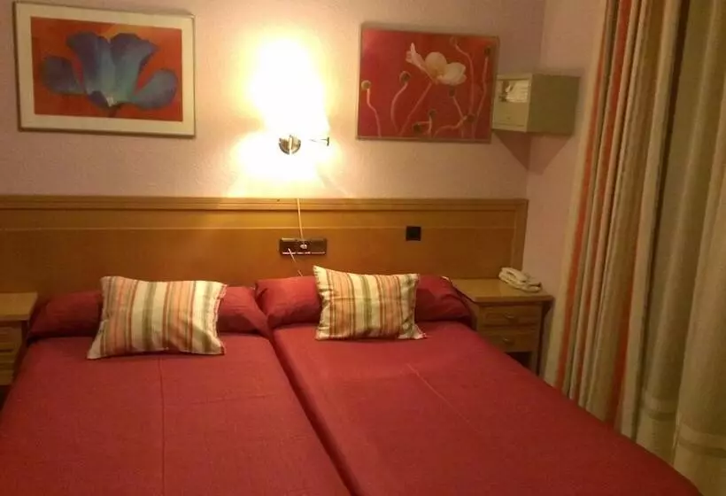 هتل Hostal Cruz Sol