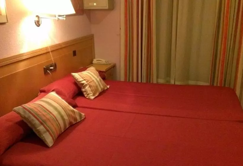 هتل Hostal Cruz Sol