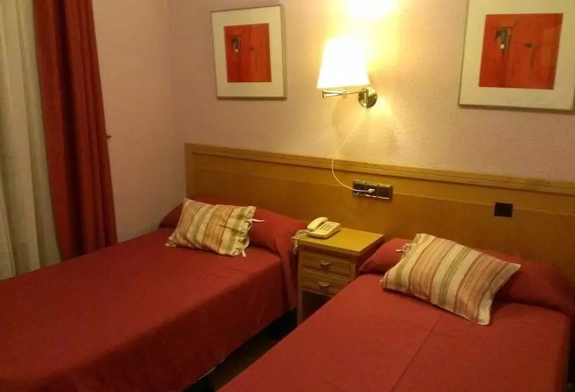 هتل Hostal Cruz Sol