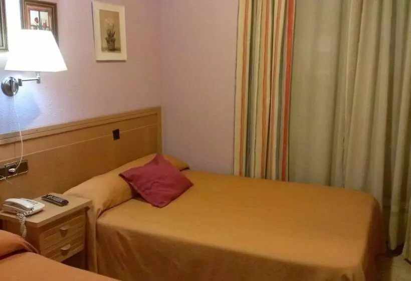 هتل Hostal Cruz Sol