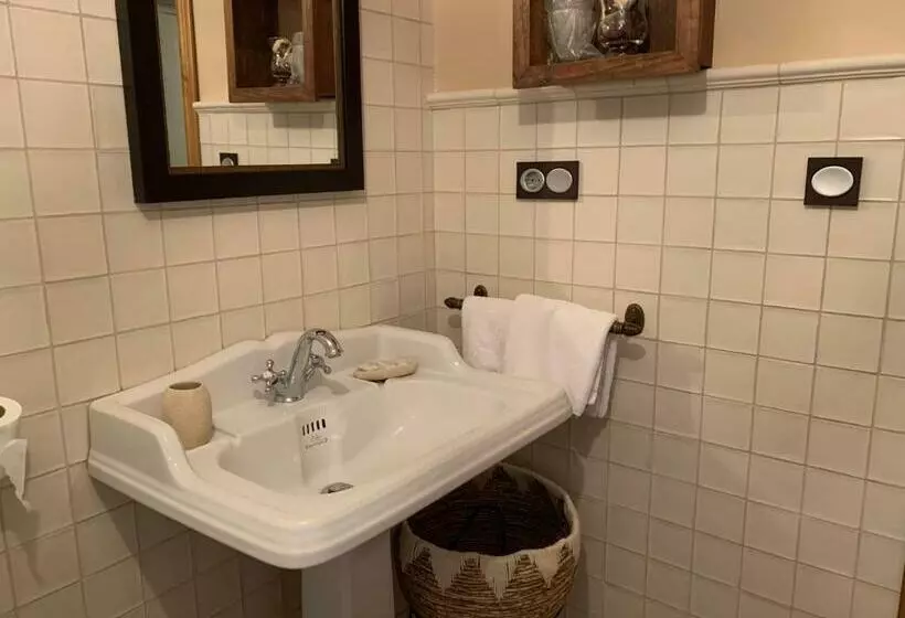 酒店 Hostal El Resbalon