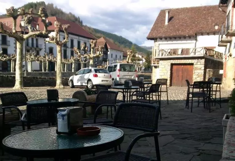 호텔 Hostal Orialde