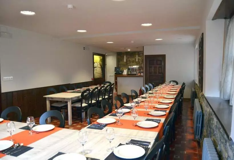 호텔 Hostal Orialde