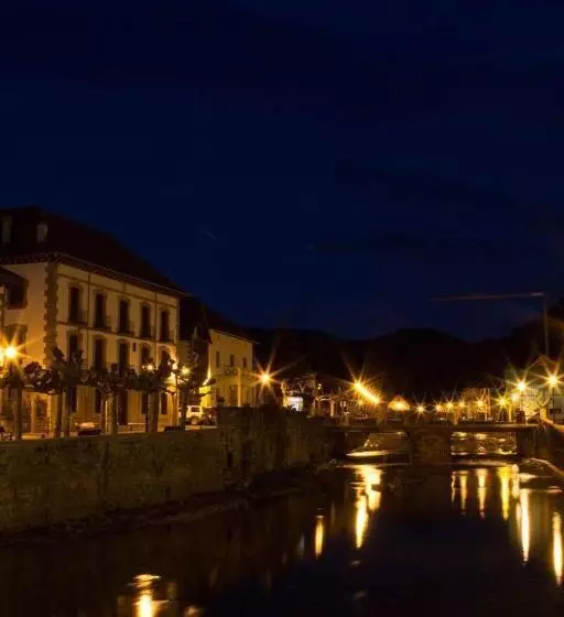 호텔 Hostal Orialde