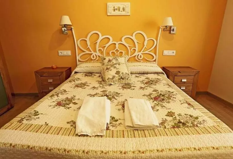 호텔 Hostal Orialde