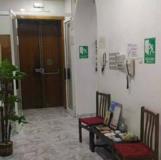 Hotel Hostal Palacios Fuencarral