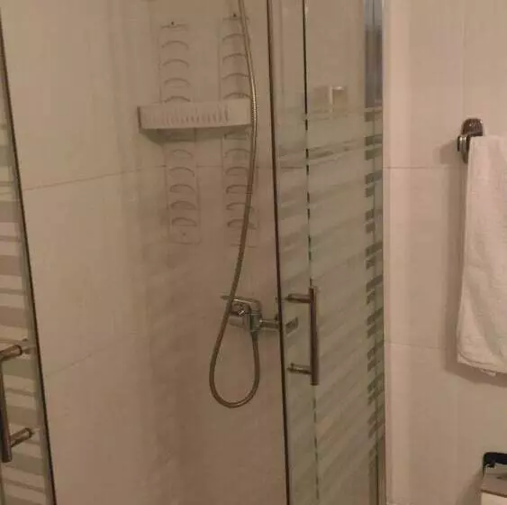 Hotel Hostal Palacios Fuencarral