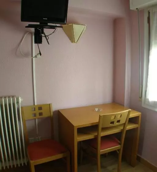 호텔 Hostal Restaurant Jose Luis