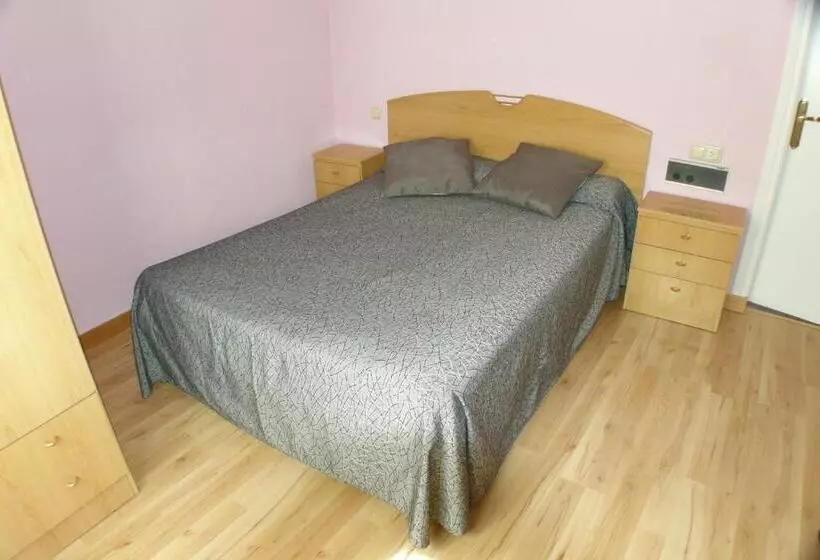 호텔 Hostal Restaurant Jose Luis