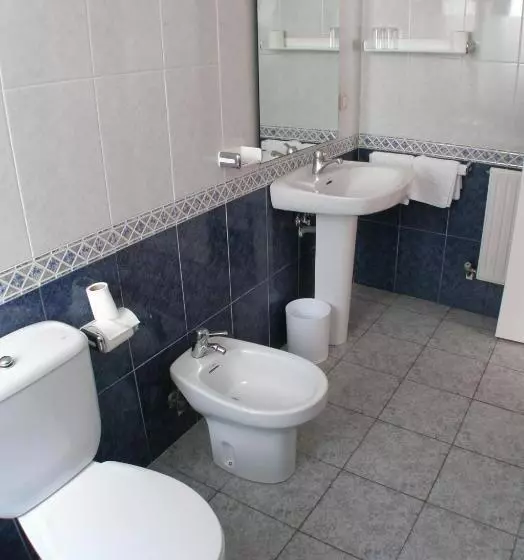 호텔 Hostal Restaurant Jose Luis