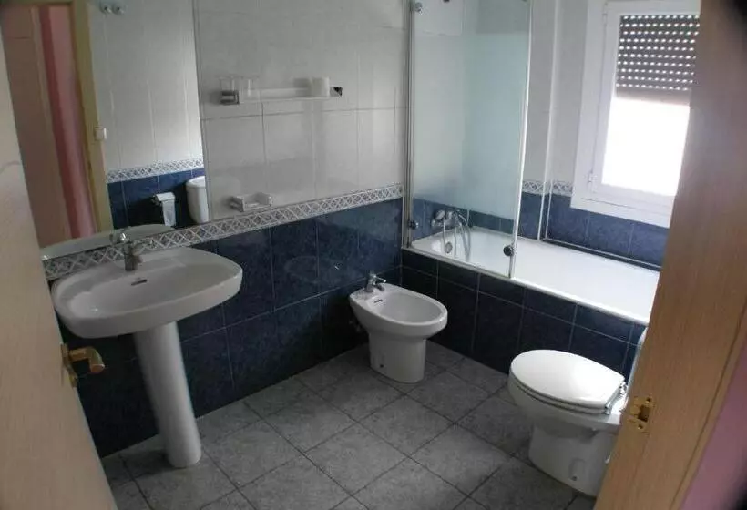 호텔 Hostal Restaurant Jose Luis