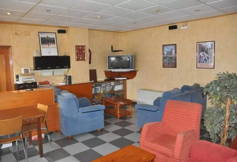 호텔 Hostal Restaurant Jose Luis