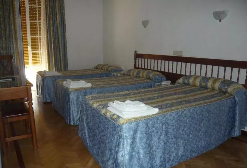 ホテル Hostal Triana
