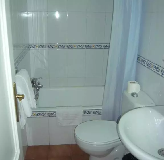 ホテル Hostal Triana