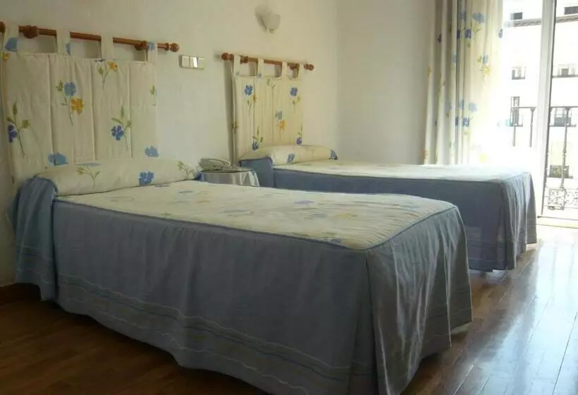 ホテル Hostal Triana