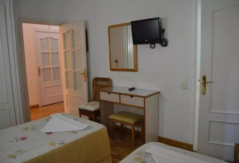 ホテル Hostal Triana