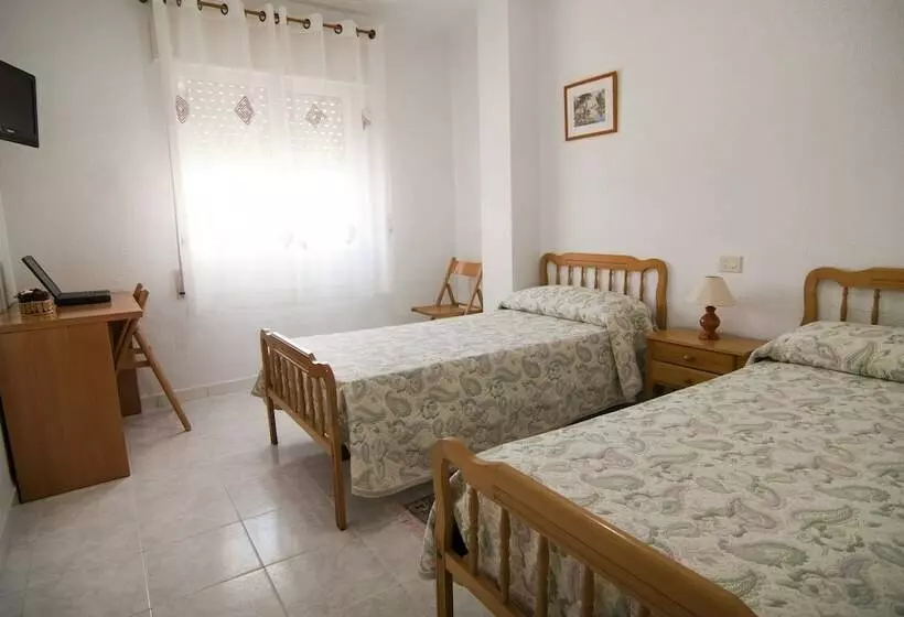 بنسيون La Obrera