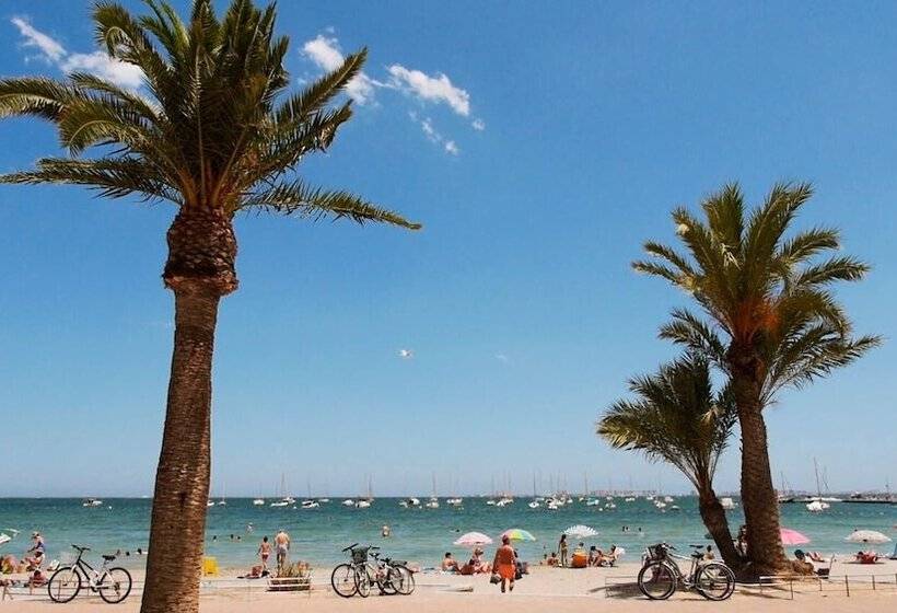 پانسیون La Obrera