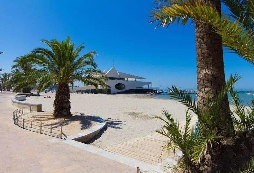 بنسيون La Obrera