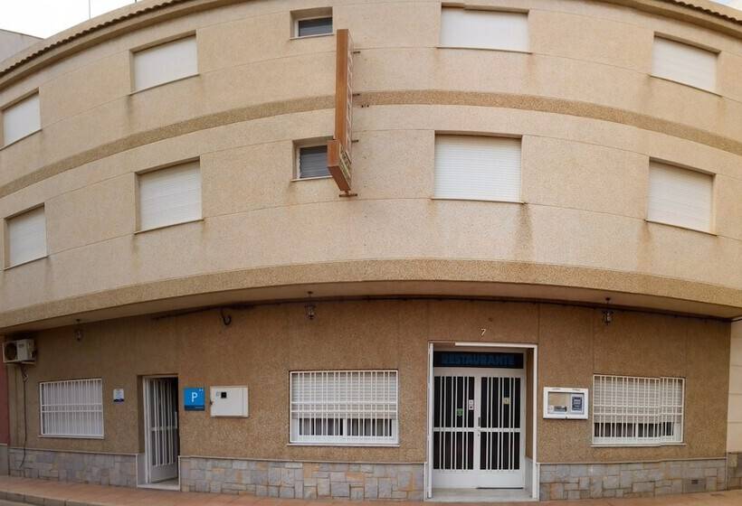 پانسیون La Obrera