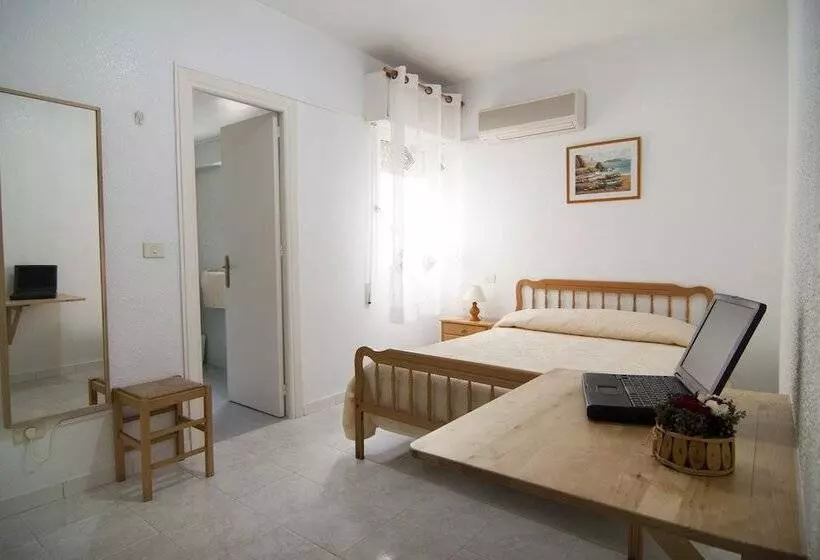 بنسيون La Obrera