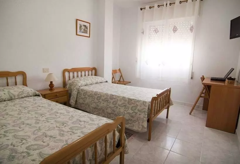 بنسيون La Obrera