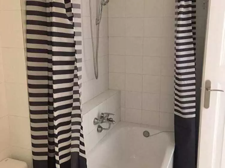 호텔 Madison Rooms