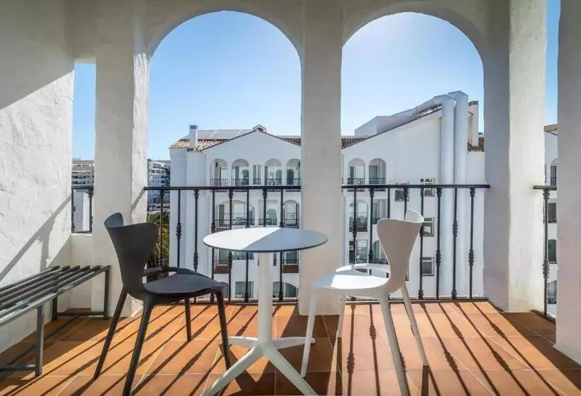 בית מלון כפרי Occidental Puerto Banús