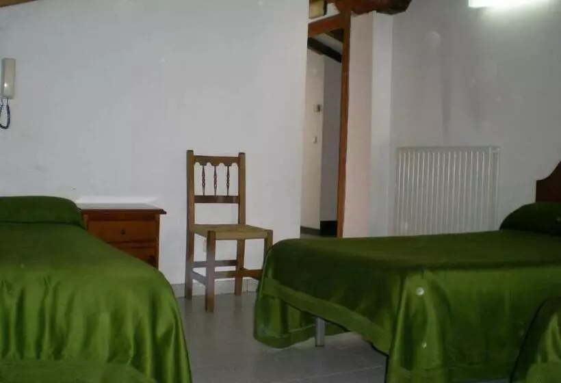 فندق ريفى Puerta Romeros