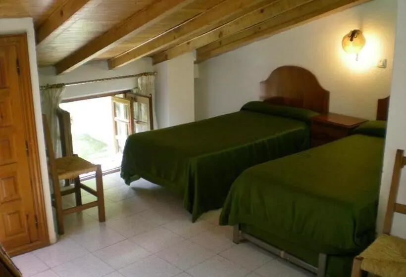 فندق ريفى Puerta Romeros