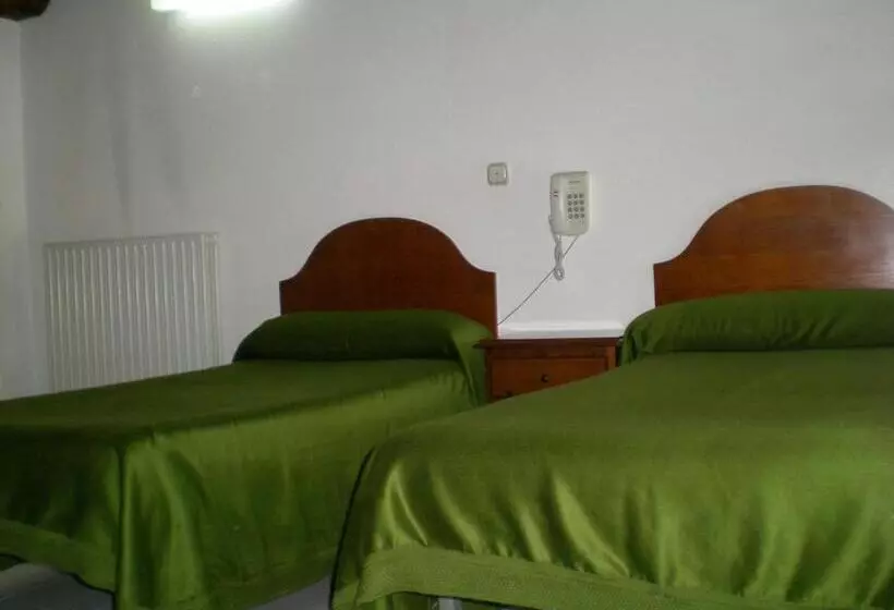 فندق ريفى Puerta Romeros