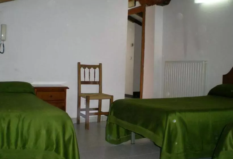 فندق ريفى Puerta Romeros