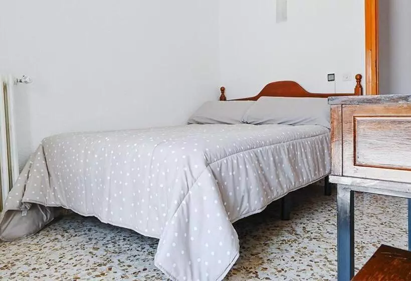 Hotelli Hostal Desde 1972 Yusta