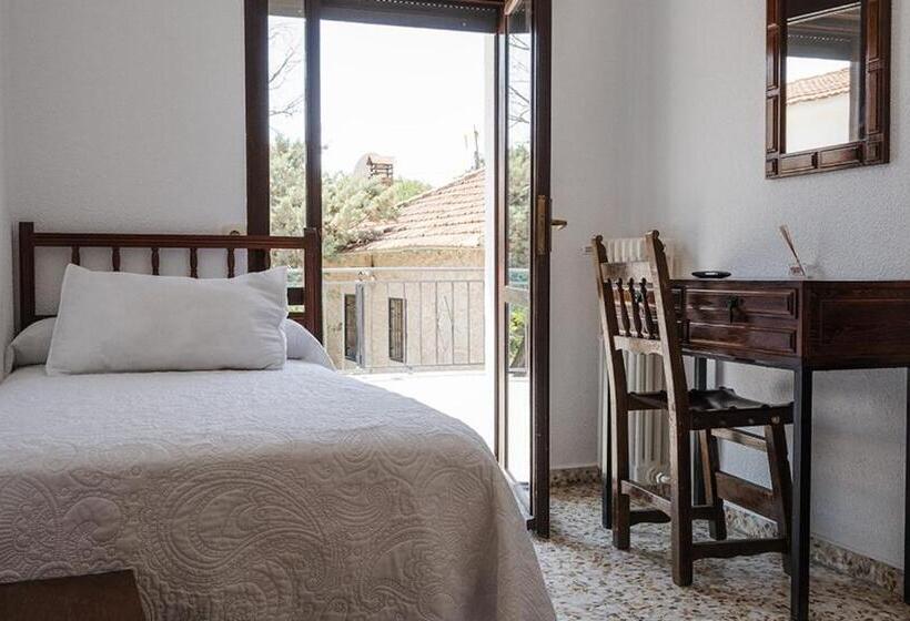 ホテル Hostal Desde 1972 Yusta