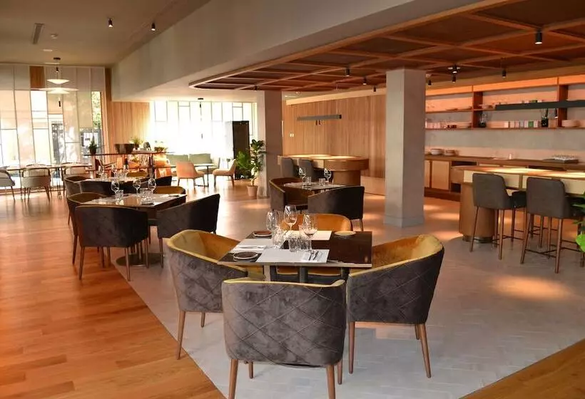 Ac Hotel Avenida De América By Marriott